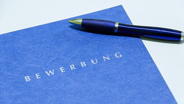 Schild Bewerbungsdossier